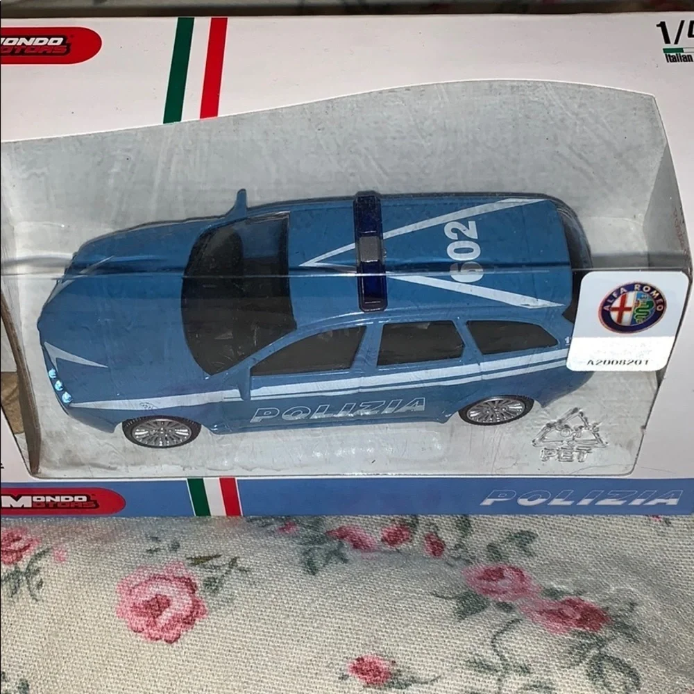 Mondo Motors Alpha Romero Official Product. 1/43
